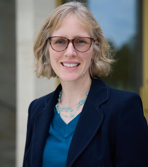 laura broadfoot headshot