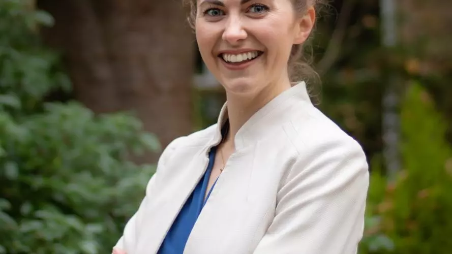 amelia farber headshot 5