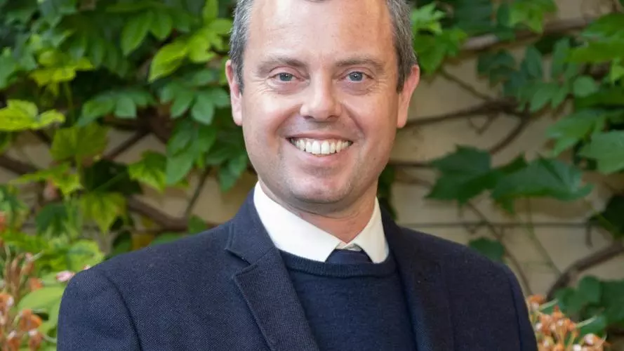 tim howles
